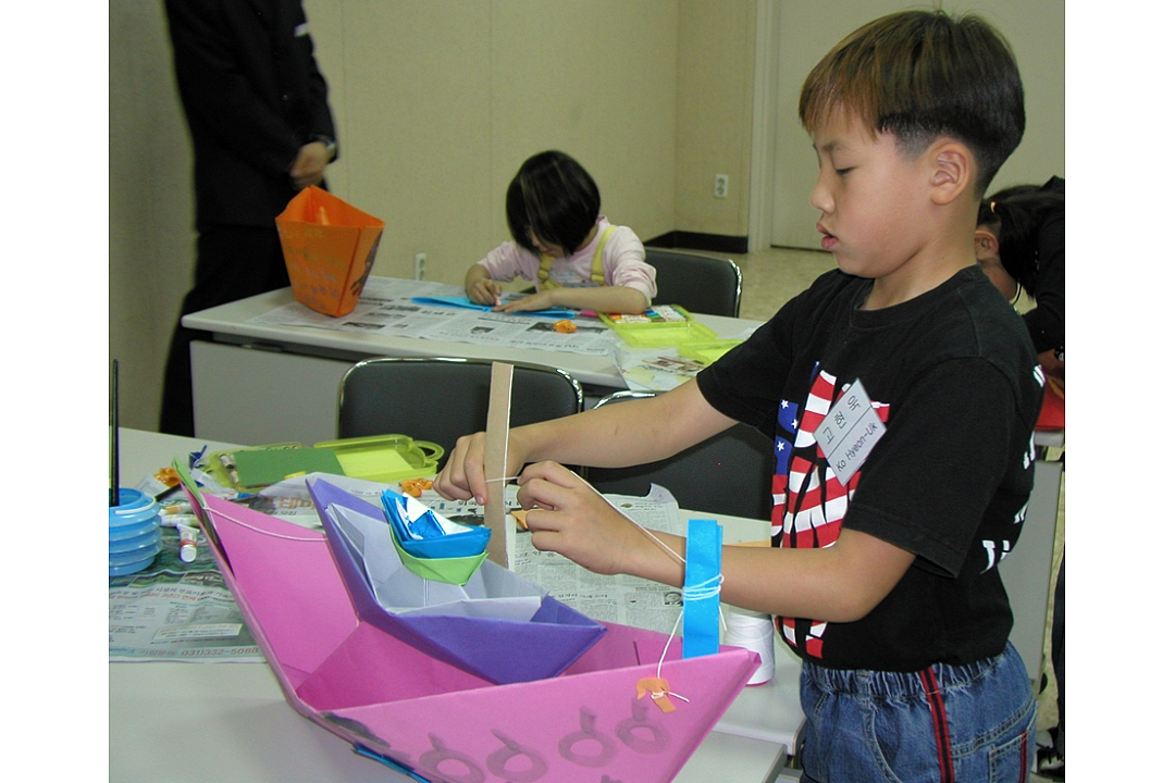 Preparing the exhibition in Jeju 